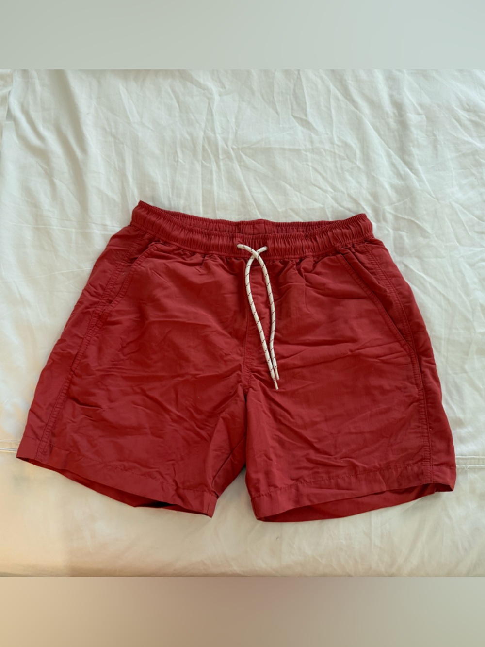 Uniqlo Men’s Swim Trunks Bathing Suit Coral Red Elastic Waist Shorts Lined